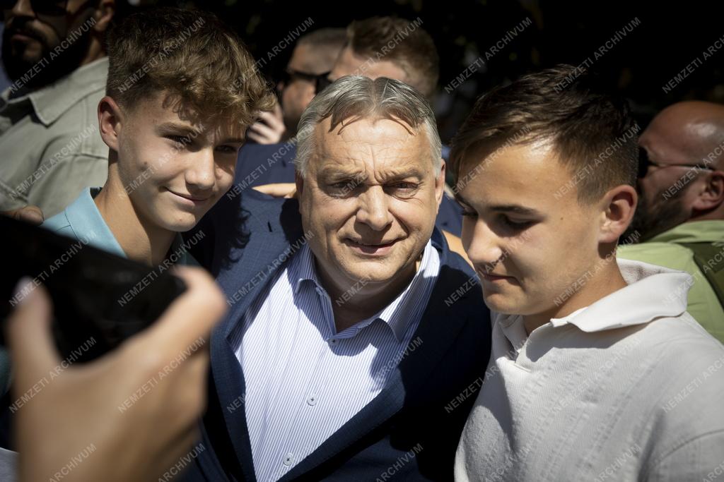 Voks 24 - Orbán Viktor országjáró kampánykörútja