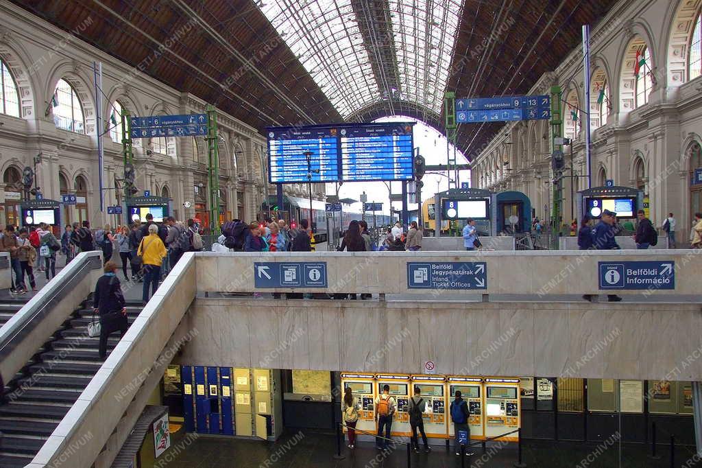 Közlekedés - Budapest - Keleti pályaudvar 