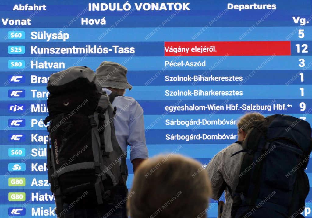 Közlekedés - Budapest - Utastájékoztatás a Keleti pályaudvaron