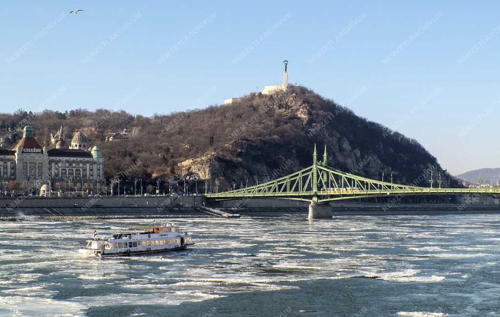 Városkép - Budapest - Jégzajlás a Dunán