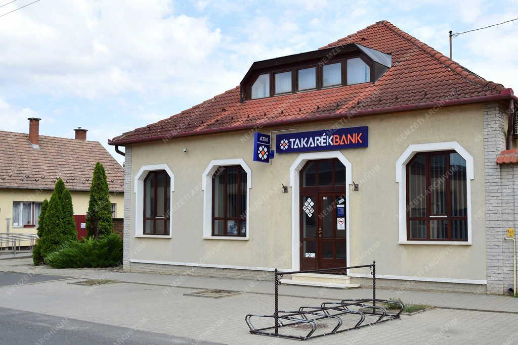 Pénzügy - Takarékbank fiók Nemesnádudvaron