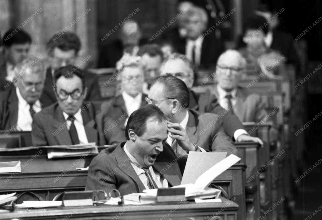 Folytatta munkáját az Országgyűlés