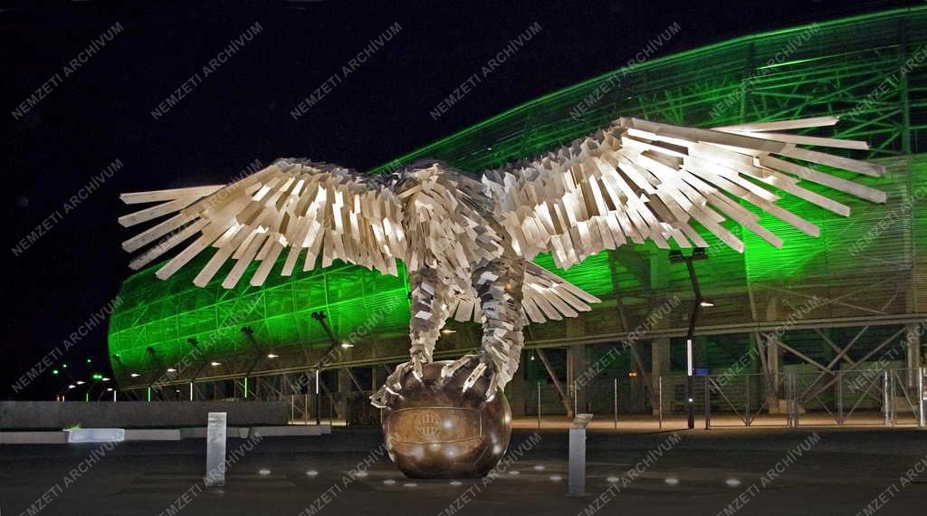 Budapest - Fradi Sas-szobor