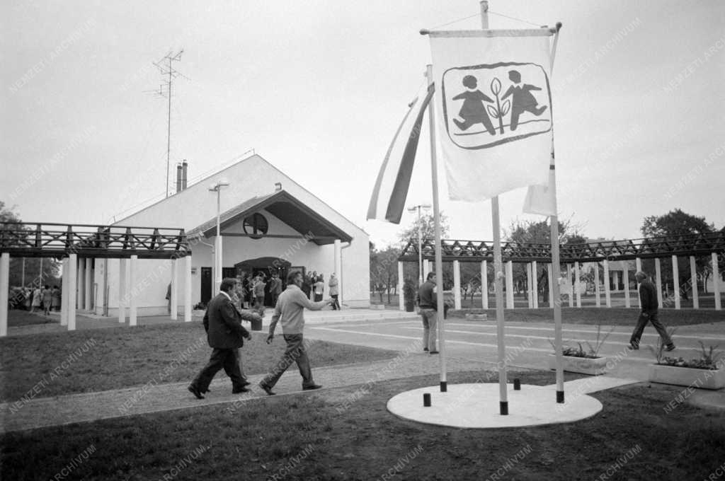 Társadalmi kérdés - Az első magyarországi SOS gyermekfalu