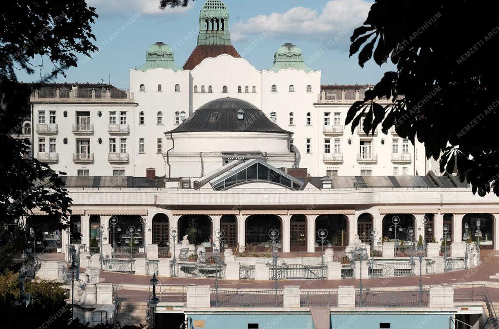 Koronavírus - Budapest - Zárva a Szent Gellért Gyógyfürdő