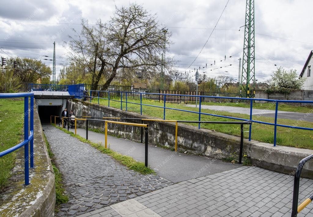 Közlekedés - Felújították a MÁV Gyáli úti gyalogos aluljáróját