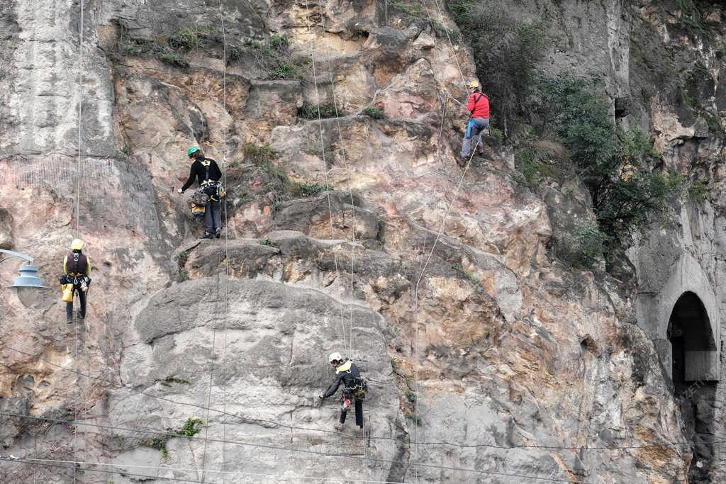 Természetvédelem - Budapest - Alpinisták a Gellért-hegyen 