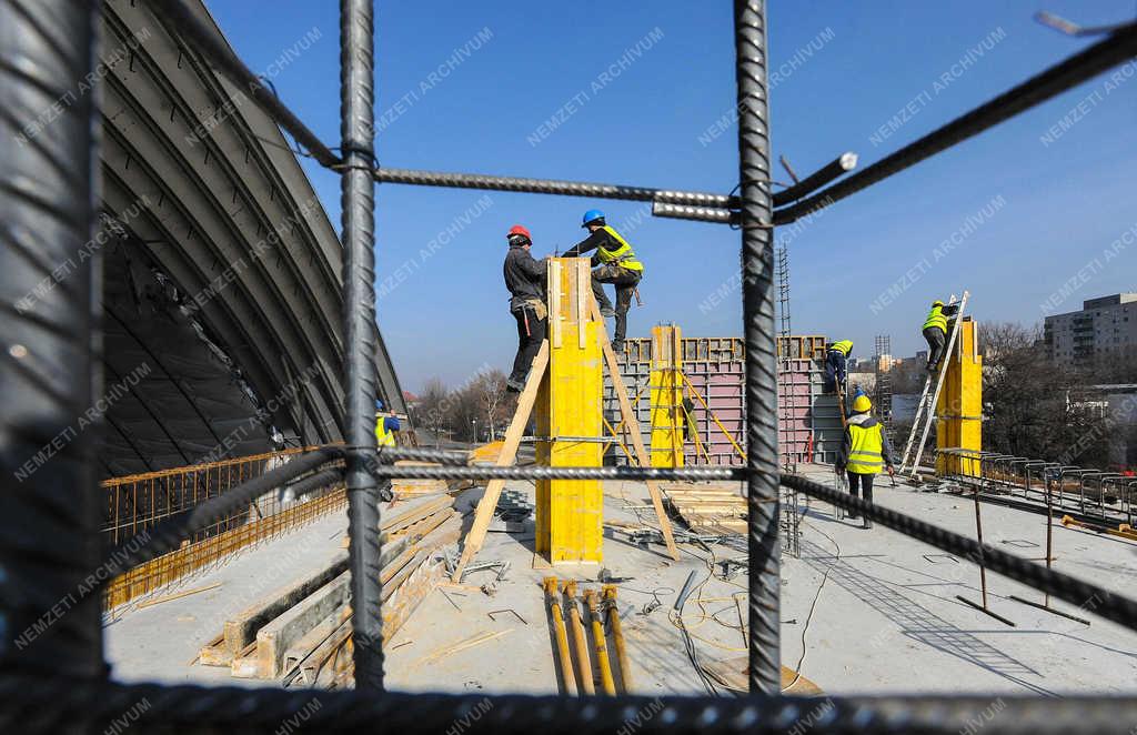 Építőipar - Debrecen - Teniszközpont épül 