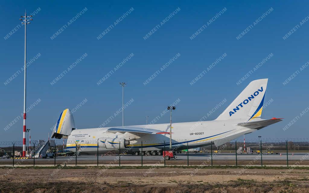 Légi szállítás - Budapest - Antonov Airlines