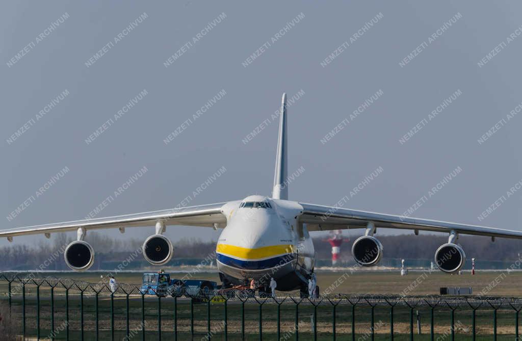 Légi szállítás - Budapest - Antonov Airlines