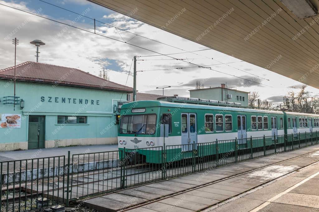 Közlekedés - Szentendre - HÉV végállomás