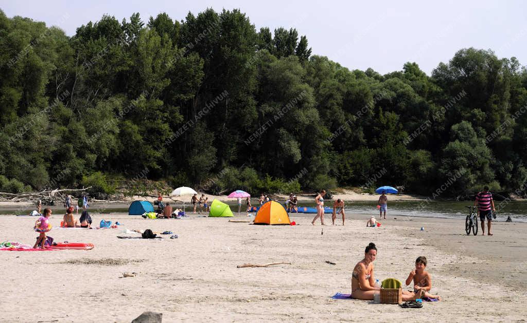 Szabadidő - Nagymaros - Strandolás