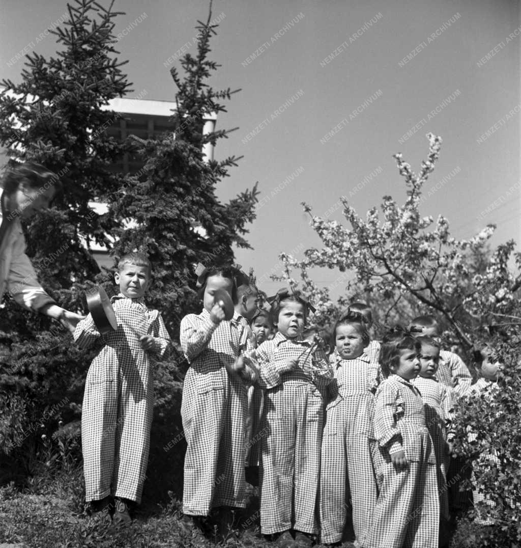 Társadalmi kérdés - Gyermekotthon