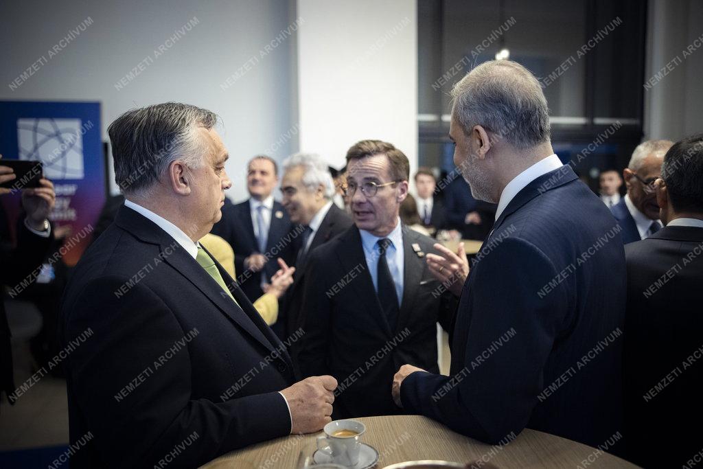 Az Európai Nukleáris Szövetség első csúcstalálkozója