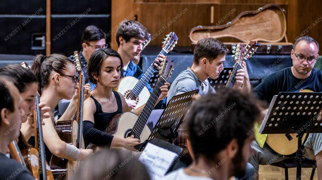 Művészeti oktatás - Debrecen - Klasszikus Gitárosok Találkozója