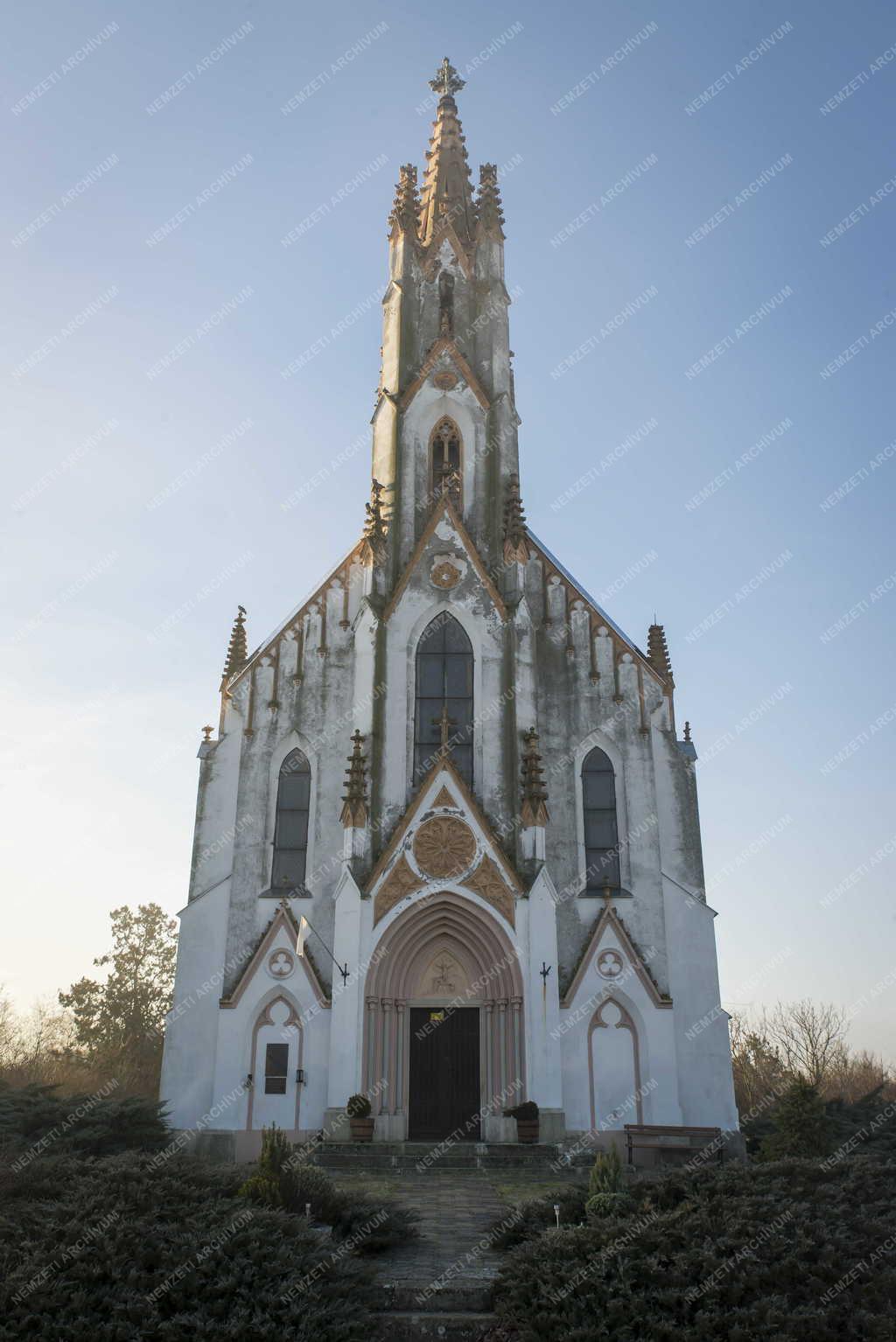 Egyház - Albertkázmérpuszta - Szent Adalbert Templom
