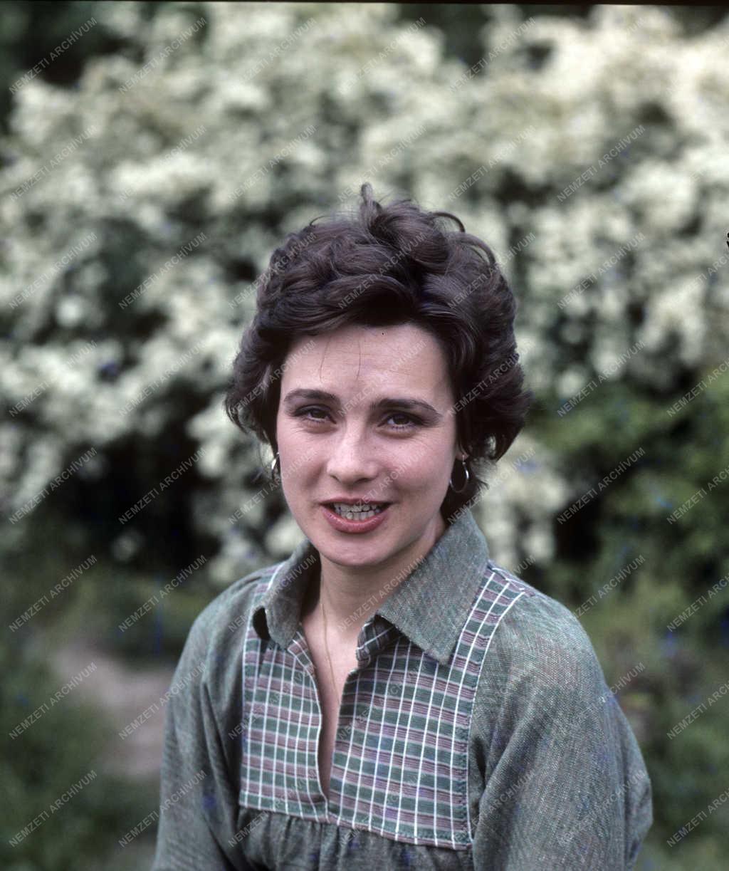 Kultúra - Málnai Zsuzsa színésznő