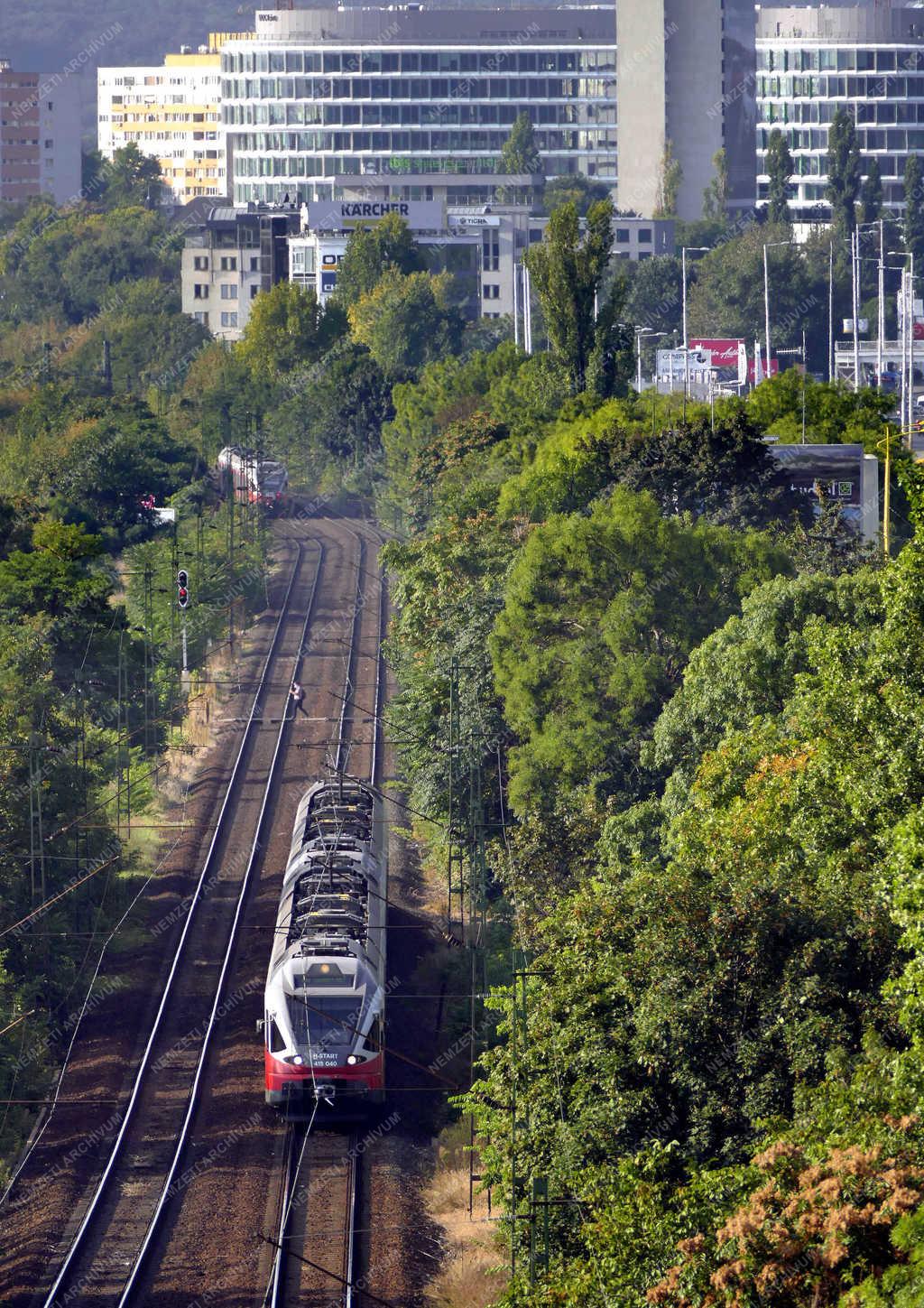 Városkép - Budapest - Vasút a főváros XI. kerületében