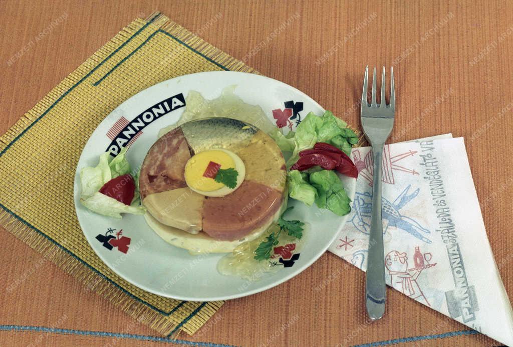 Vendéglátás - Pannónia Szálloda és Vendéglátó Vállalat