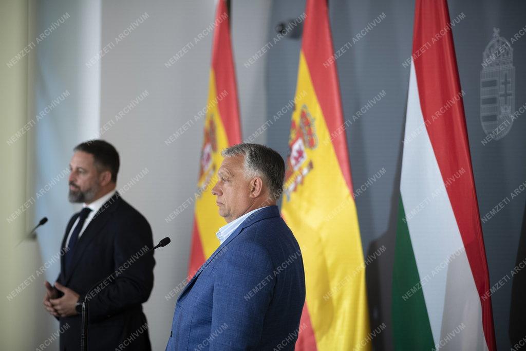 Orbán Viktor a spanyol Vox párt elnökével tárgyalt