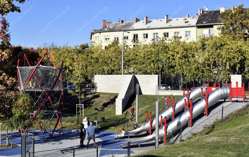 Szabadidő - Budapest - Puskás Aréna Park