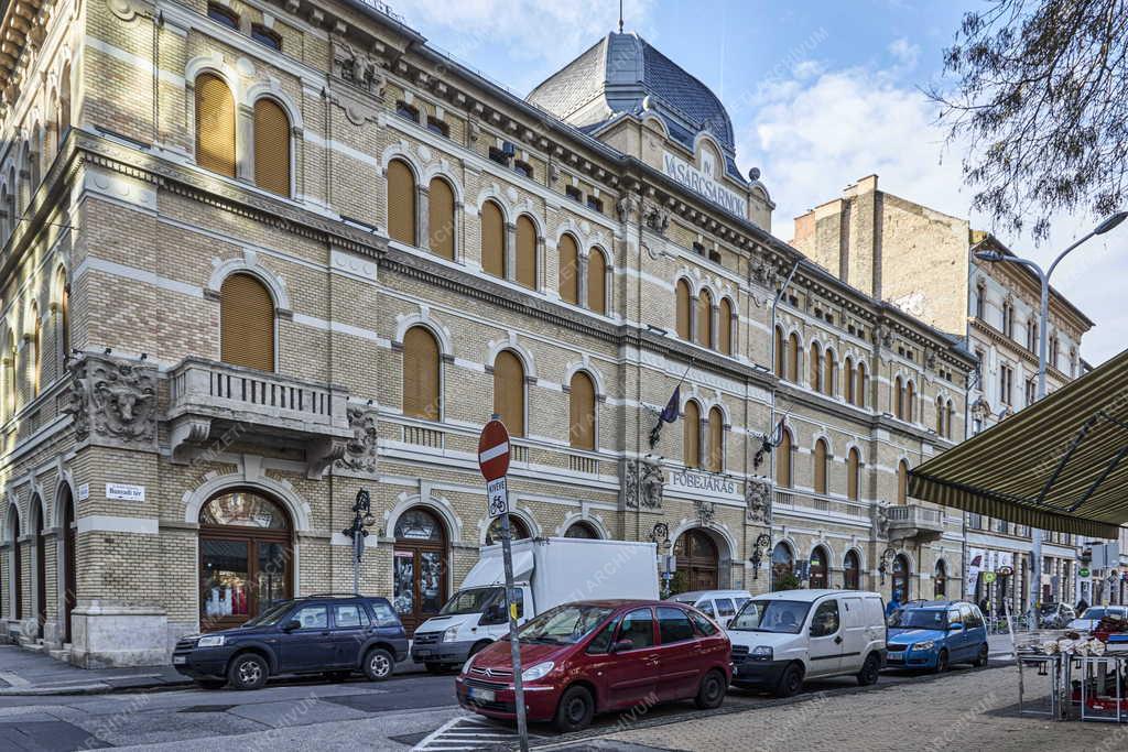 Kereskedelem - Budapest - Hunyadi téri vásárcsarnok