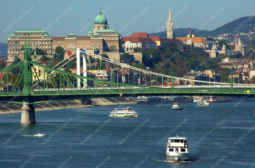 Budapest - Sétahajó a Dunai hidakkal - Budai Vár