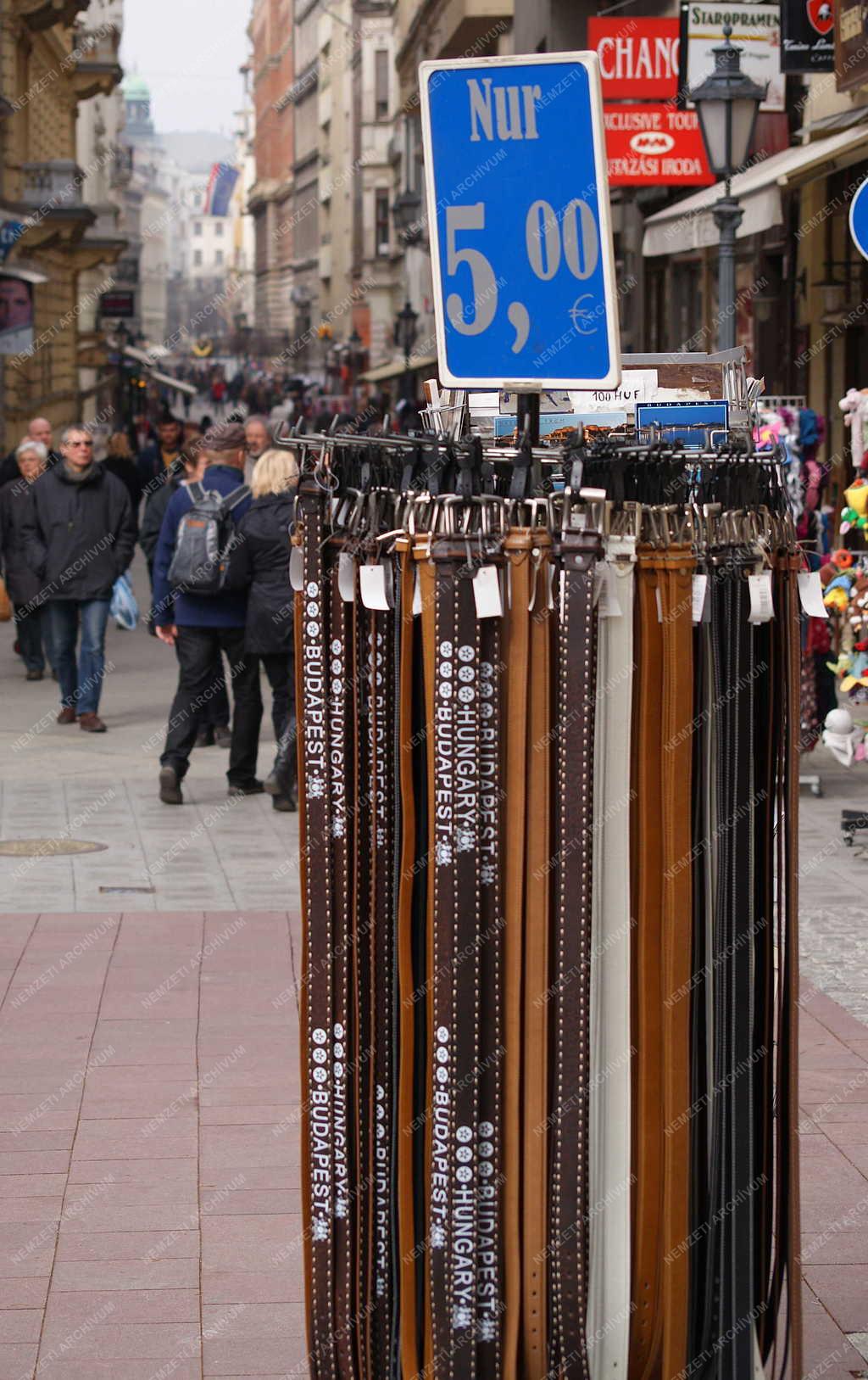 Kereskedelem - Nadrágszíjakat euróért