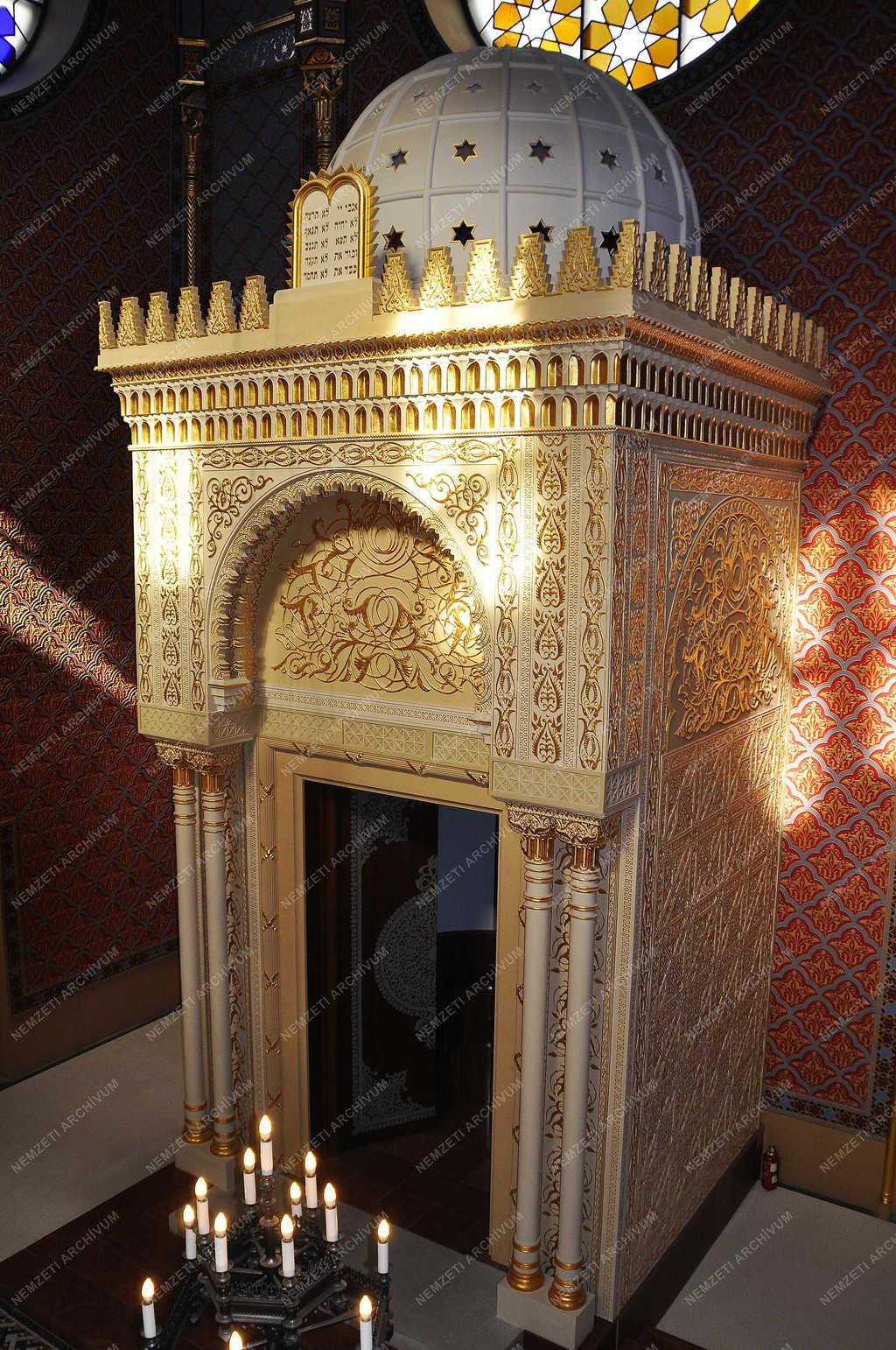 Egyházi épület - Budapest - Felújították a Rumbach Sebestyén utcai zsinagógát