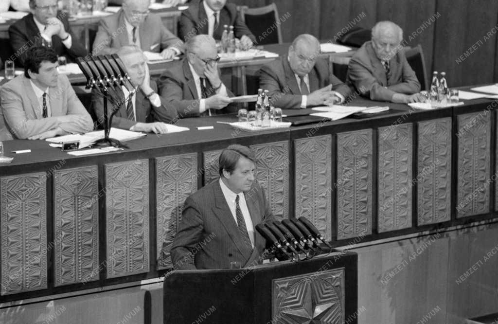 Belpolitika - Az MSZMP országos értekezlete