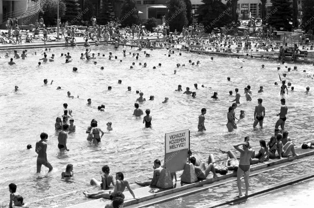 Szabadidő - Kánikulában a Palatinus strandon