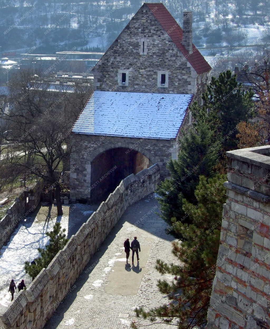 Turizmus  - Budapest - Külföldi városnézők a Várban