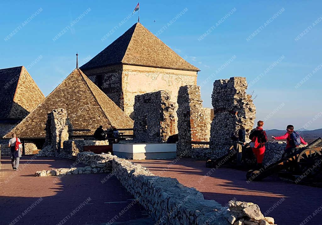 Turista látványosság - Sümeg - Középkori vár