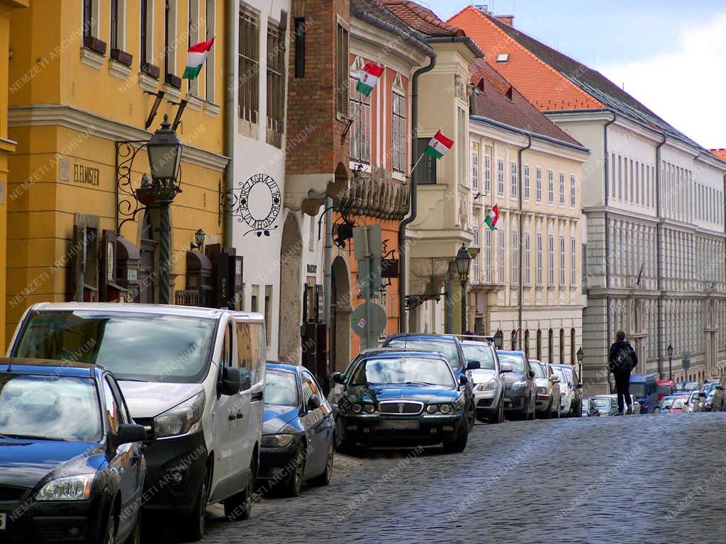  Városkép - Budapest - Az Országház utca részlete a Várban