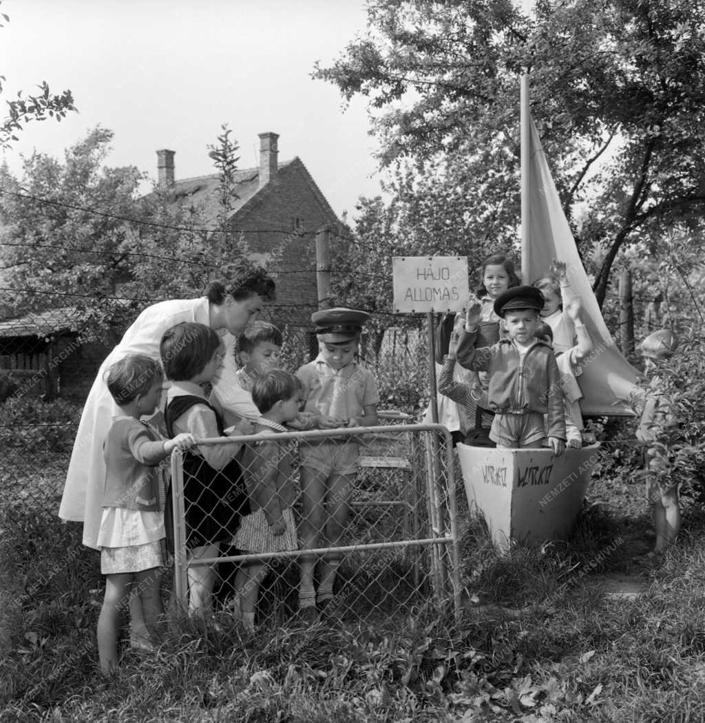 Életképek - Felszabadulás termelőszövetkezet