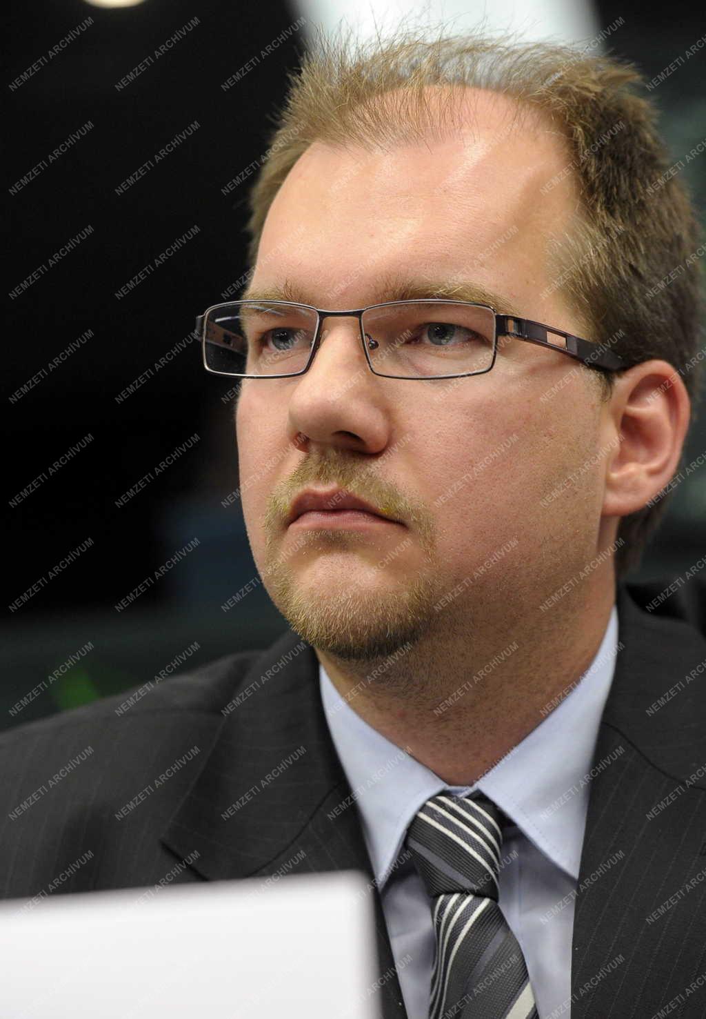 Meghallgatás az EP-ben a magyar médiaszabályozásról