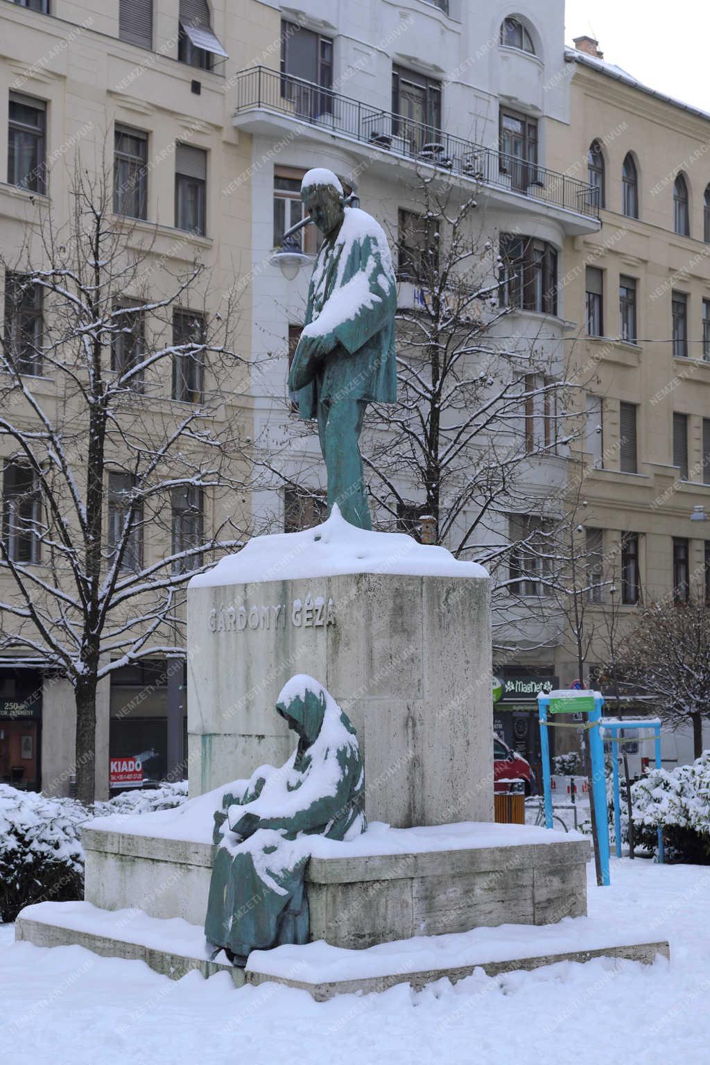 Köztéri szobor - Budapest - Gárdonyi Géza