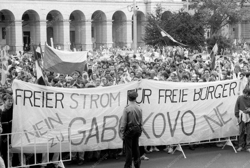 Demonstráció - Bős-nagymarosi vízlépcső