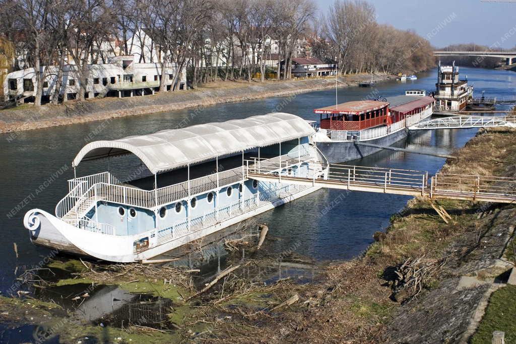 Győr - Étterem-hajók a Dunán