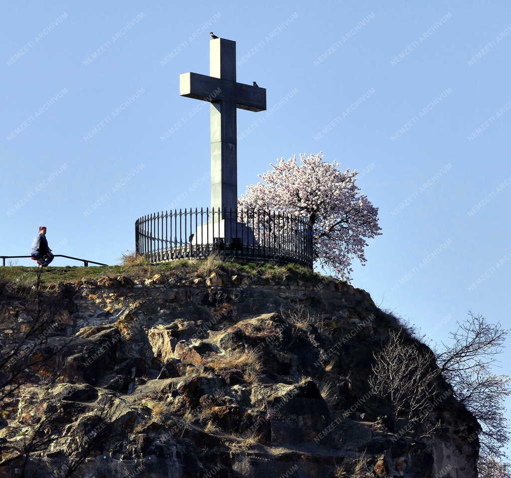 Városkép - Budapest - Gellért-hegyi kereszt