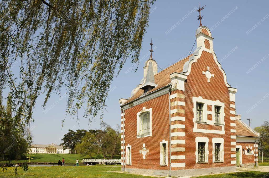 Táj, város - Dég - Kastélypark - Holland-ház