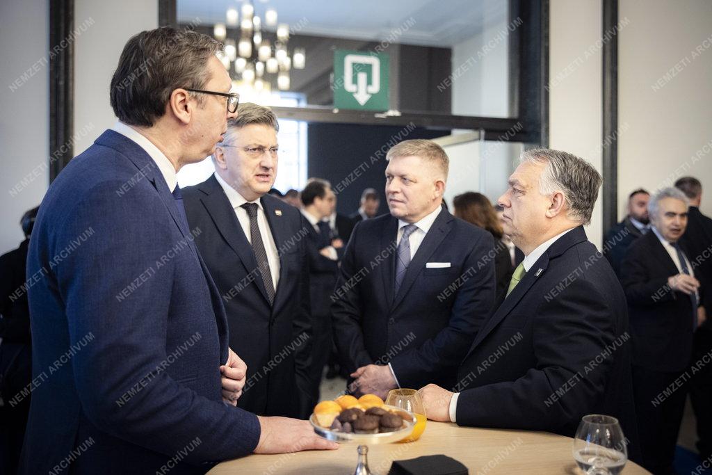 Az Európai Nukleáris Szövetség első csúcstalálkozója