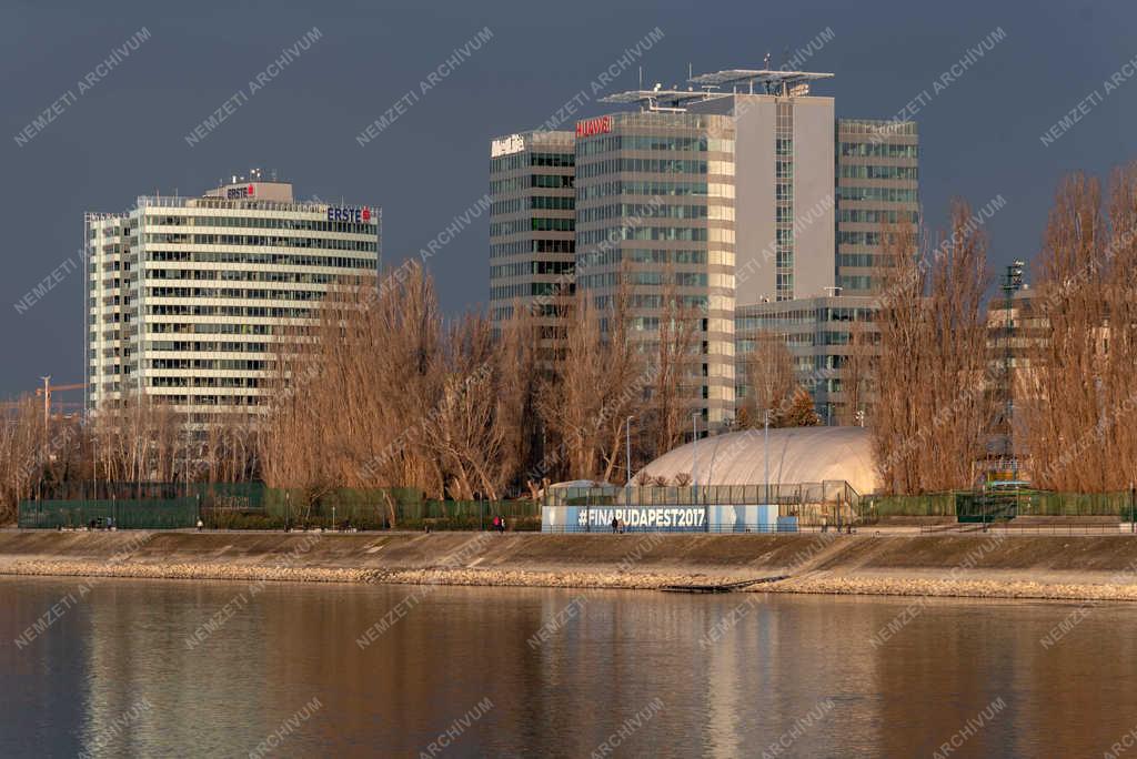 Épületfotó - Budapest - XIII. kerületi irodaházak