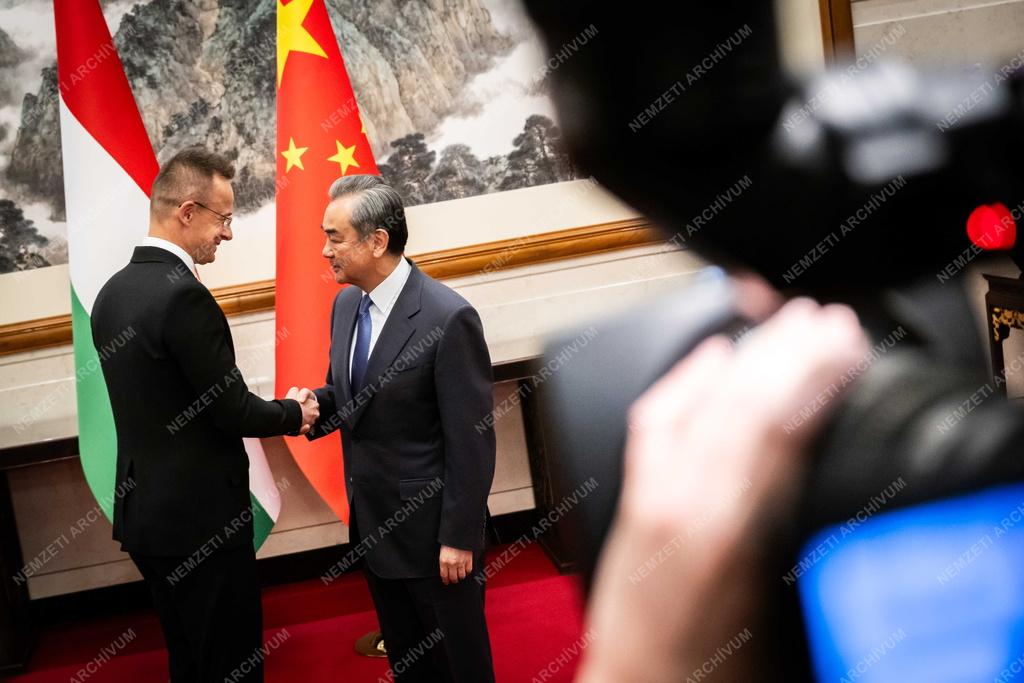 Szijjártó Péter Pekingben