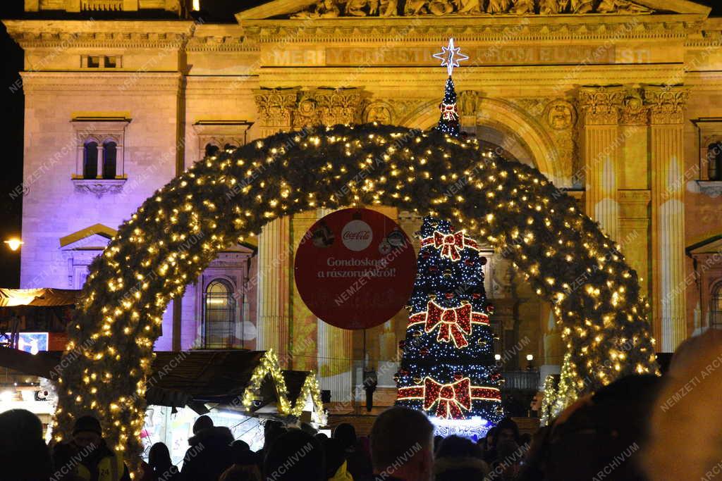 Városkép - Ünnep - Budapest  - Adventi Ünnep a Bazilikánál