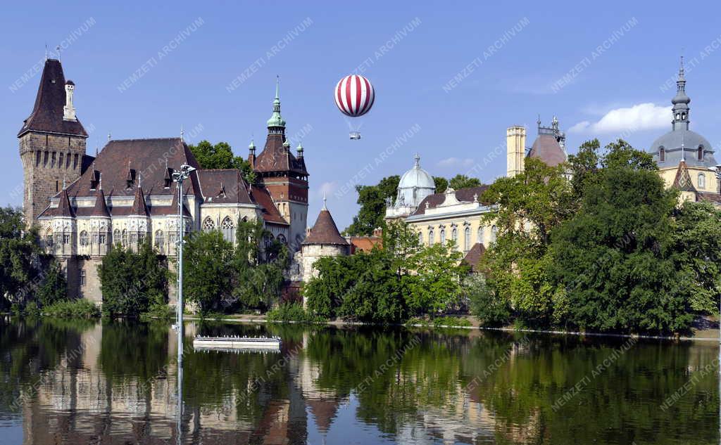 Idegenforgalom - Budapest - Ballon kilátó a Városligetben