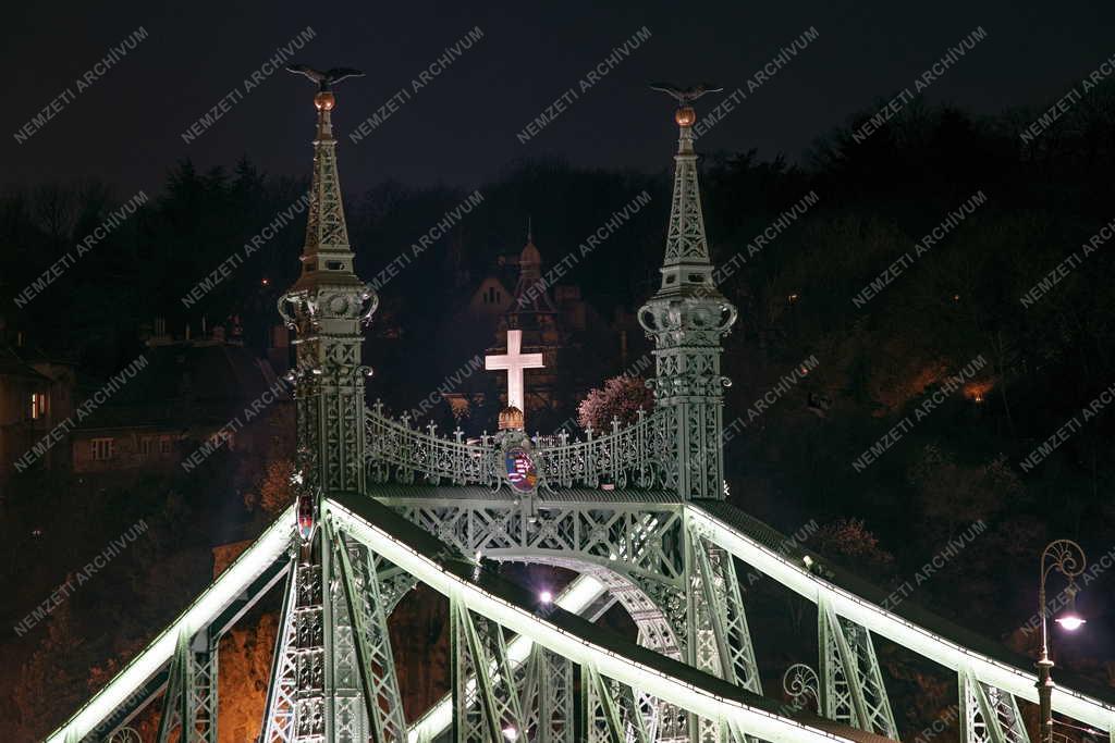 Városkép - Budapest - Gellért-hegyi kereszt