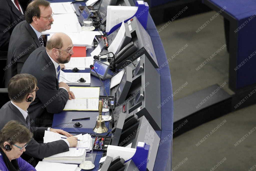 EP - Európai Parlament