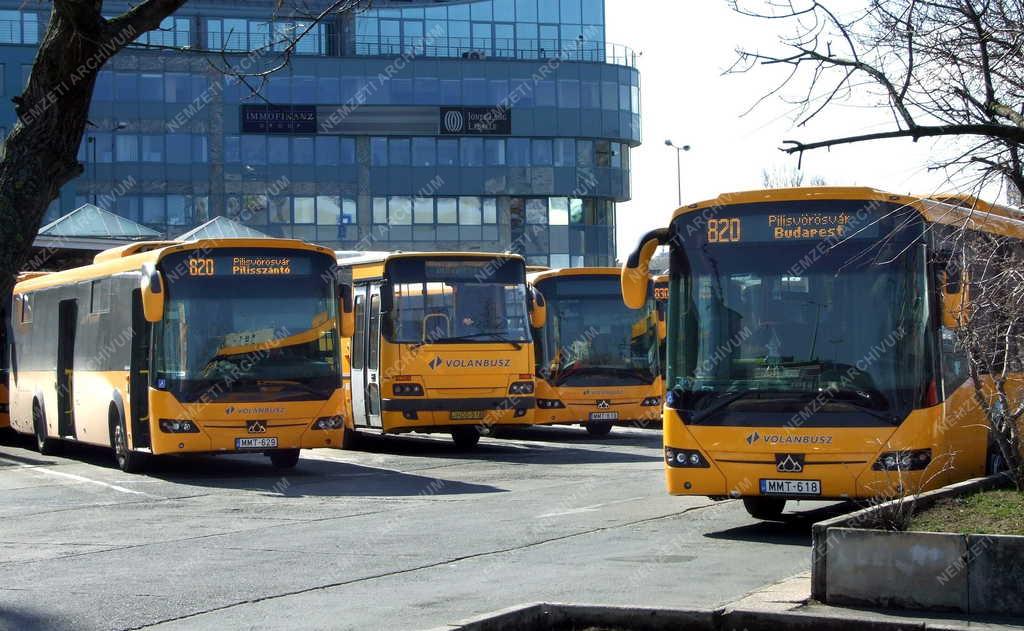 Közlekedés - Budapest - Volánbusz pályaudvar az Árpád hídnál