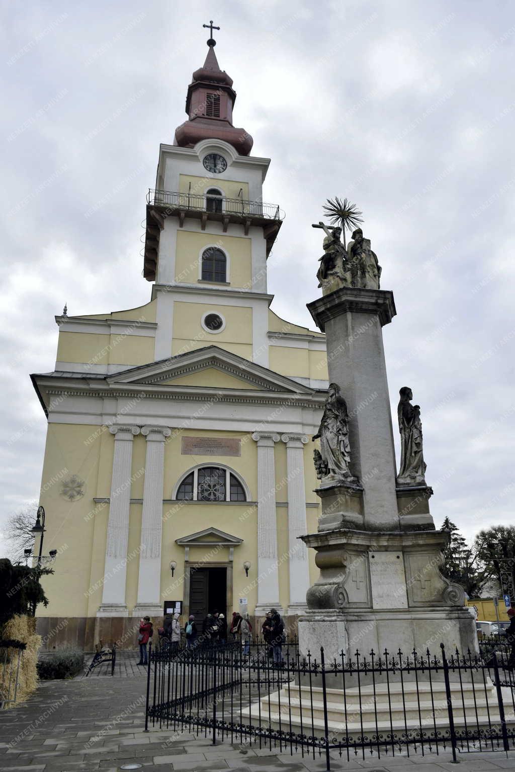 Egyház - Cegléd - Szent Kereszt főplébánia-templom